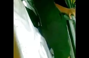 XXX ప్రయోజనం పట్టింది క్షణం మరియు ఫక్ కోసం ప్రేరేపించు యువ కొడుకు యొక్క స్నేహితుడు