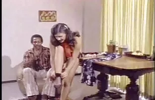 XXX పరిపక్వ fetishist పెట్టి నిపుల్ లో పెంటీ హౌస్