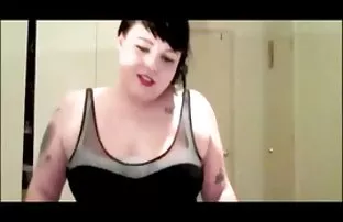 XXX Lovelylaura పూకు మీధ వేలితోరుద్ధడమ్ మొడ్డ ధెంగడమ్