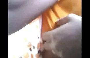 XXX హెడ్ ఇవ్వబడింది పక్కకి లో ముడ్డి